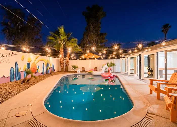 Holiday home 5 Mins Old Town!heated Pool!minigolf!bbq!firepit
